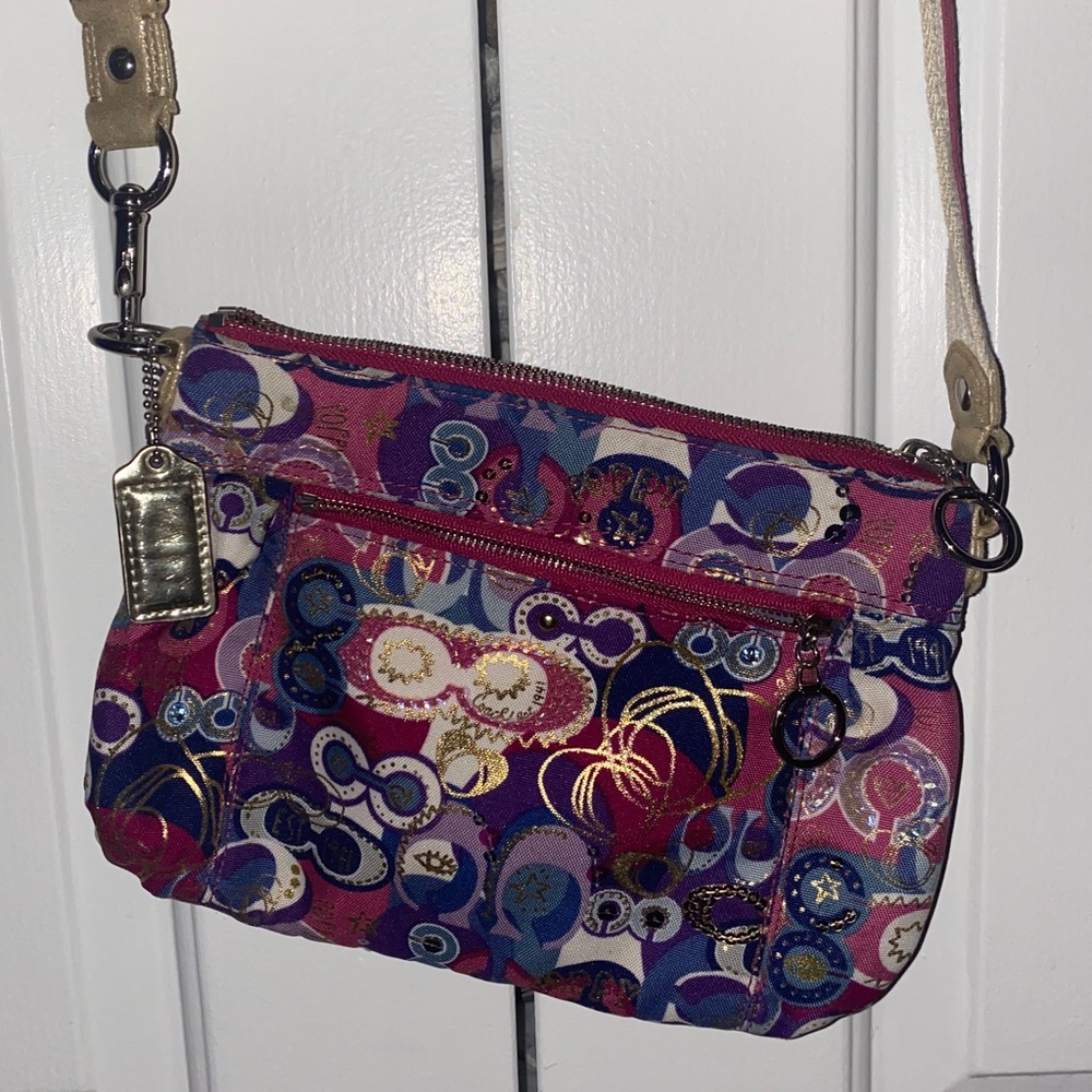Adorable Vintage Coach Cross Body Purse